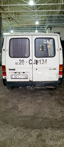 Ford Transit-8
