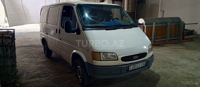 Ford Transit-13