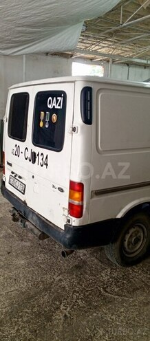 Ford Transit-16