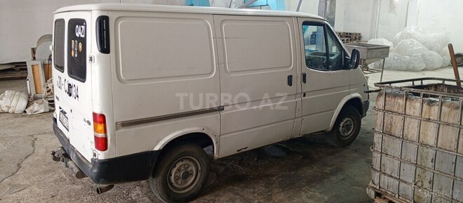 Ford Transit-15