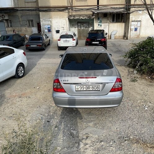Mercedes E 280-4