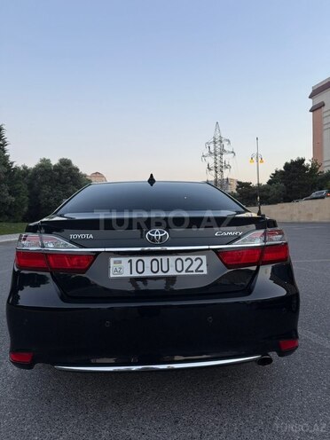 Toyota Camry-5
