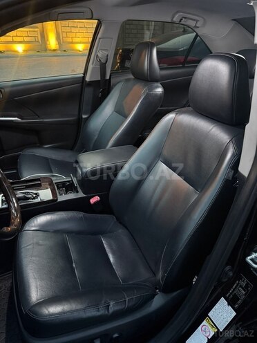 Toyota Camry-15