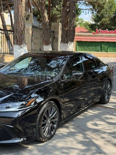 Lexus ES 300h-11
