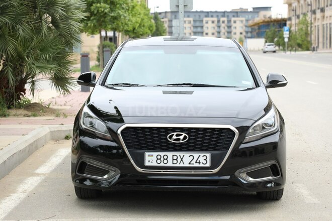 Hyundai Sonata-1