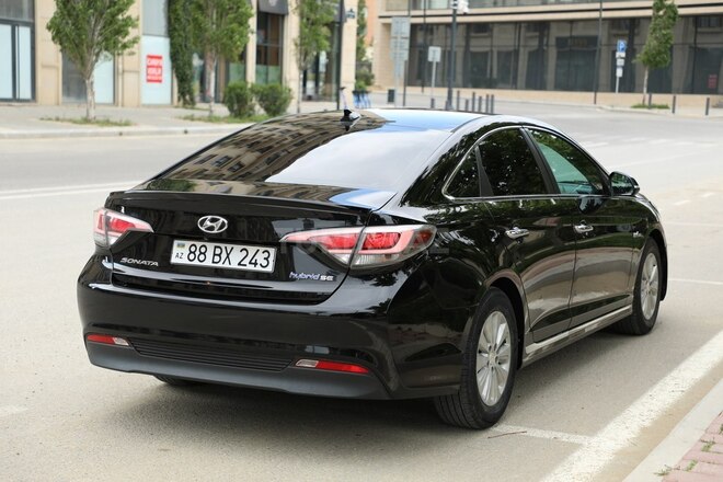 Hyundai Sonata-4