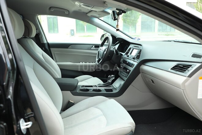 Hyundai Sonata-8