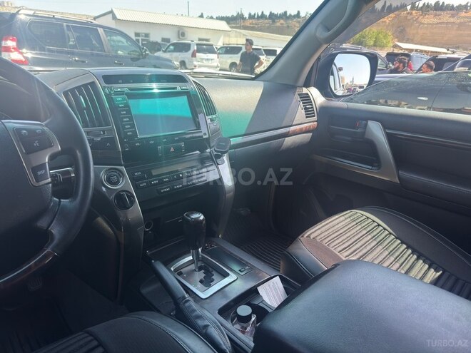 Toyota Land Cruiser-6