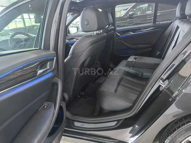 BMW 530e-12