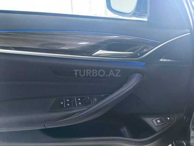 BMW 530e-19