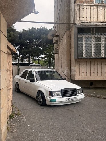Mercedes 200 D-9