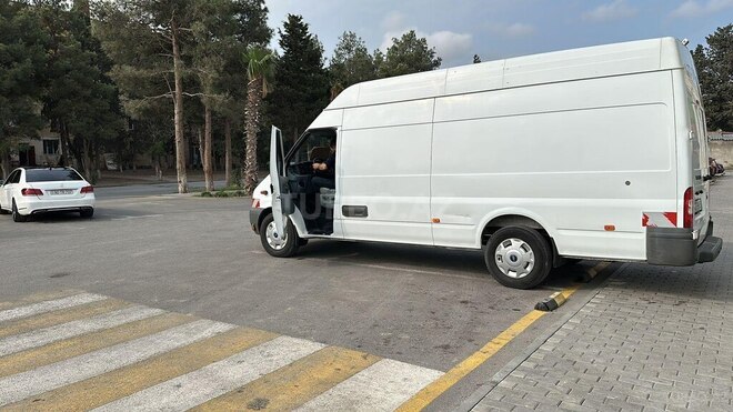 Ford Transit-4