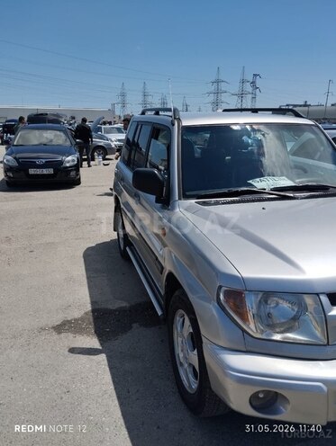 Mitsubishi Pajero io-6