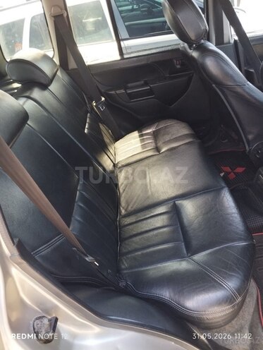 Mitsubishi Pajero io-8