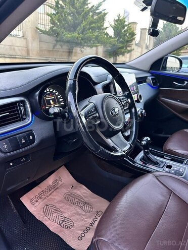 Kia Sorento-12