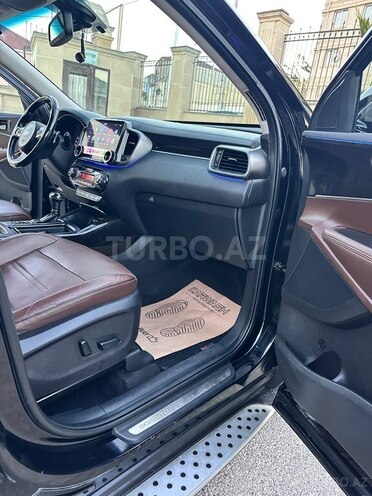Kia Sorento-14