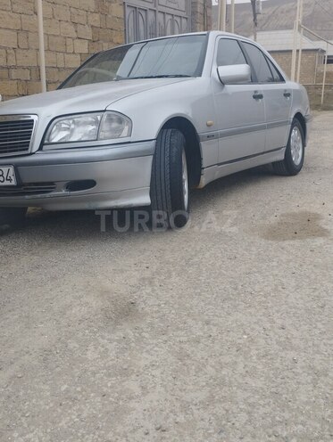 Mercedes E 200-3