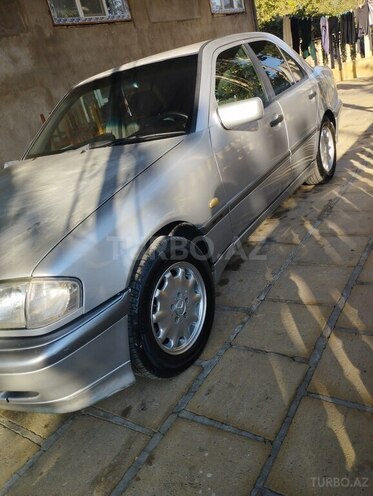 Mercedes E 200-7