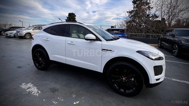 Jaguar E-Pace-10