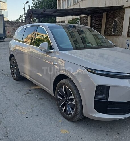 Li Auto L6-3
