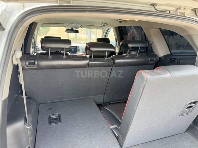 Hyundai Santa Fe-13