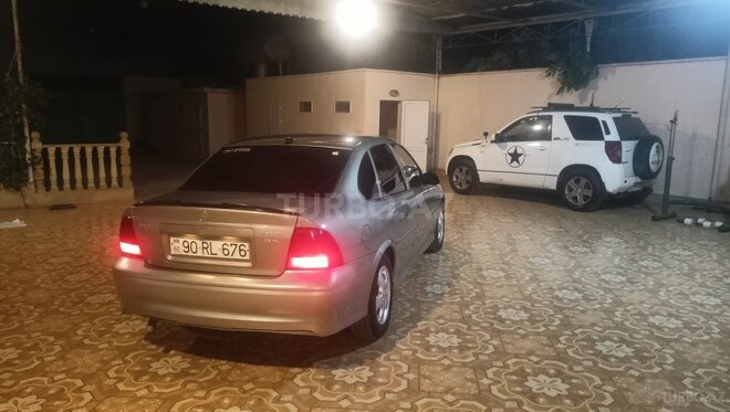 Opel Vectra-9