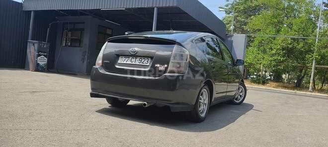 Toyota Prius-5