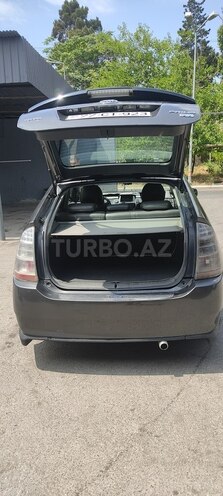 Toyota Prius-4