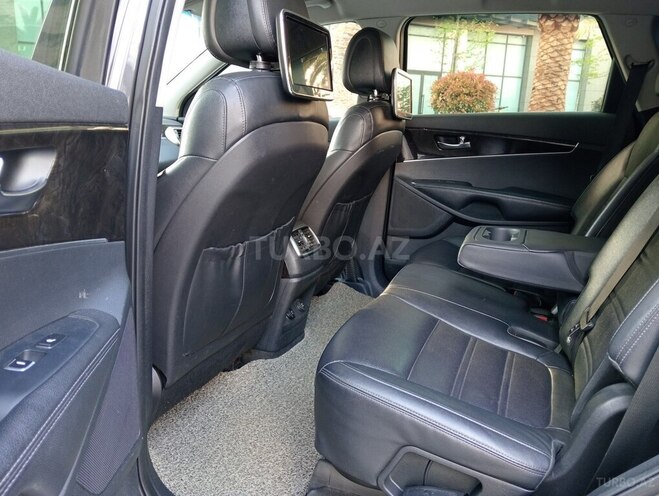 Kia Sorento-8