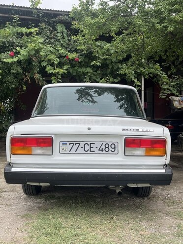 LADA (VAZ) 2107-2