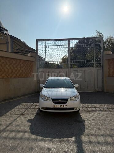 Hyundai Elantra-1