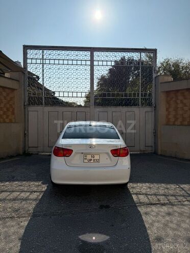 Hyundai Elantra-4