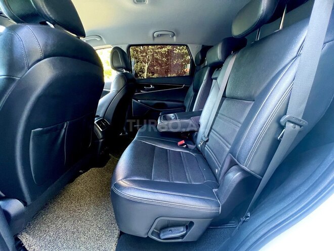 Kia Sorento-19