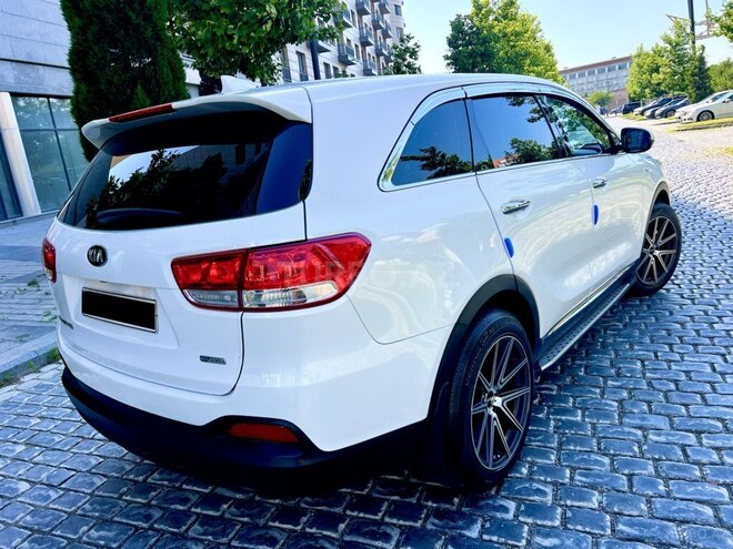 Kia Sorento-11