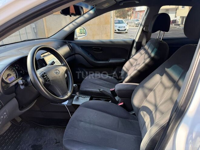 Hyundai Elantra-8