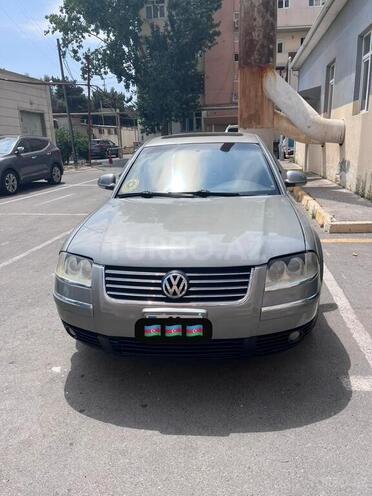 Volkswagen Passat-1