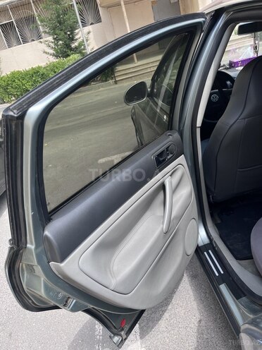 Volkswagen Passat-16
