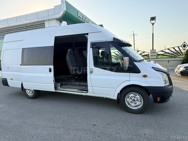 Ford Transit-2
