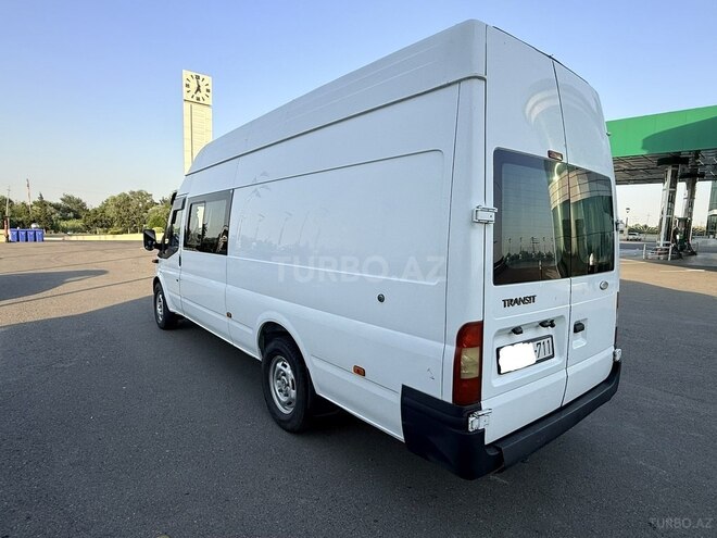 Ford Transit-5