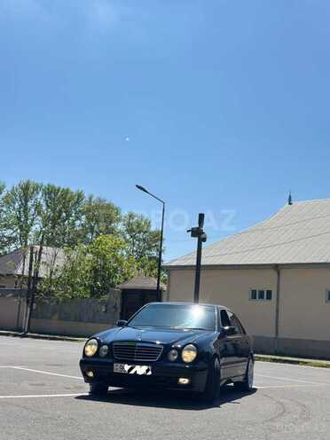 Mercedes E 200-2
