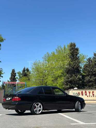 Mercedes E 200-4