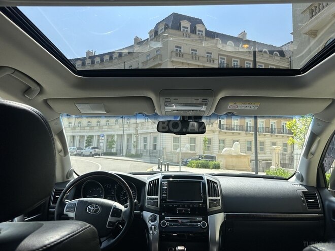 Toyota Land Cruiser-10