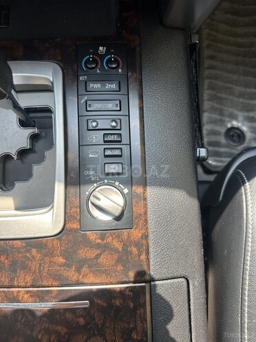 Toyota Land Cruiser-17
