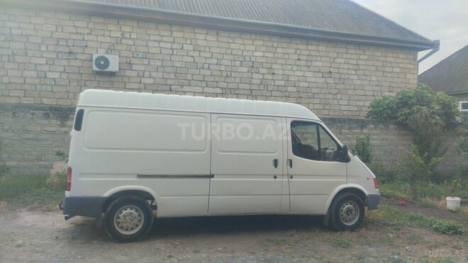 Ford Transit-3