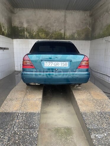Mercedes C 220-11