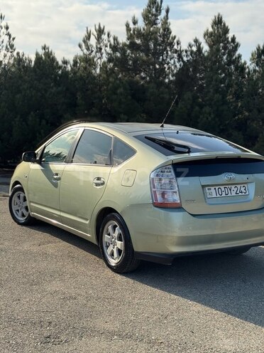 Toyota Prius-5