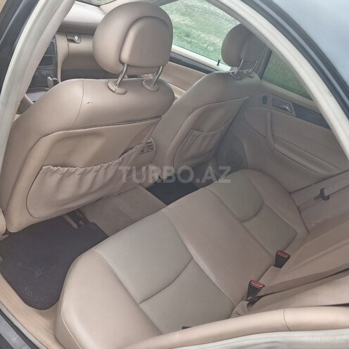 Mercedes C 240 4MATIC-5