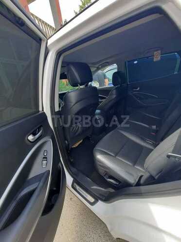 Hyundai Santa Fe-13
