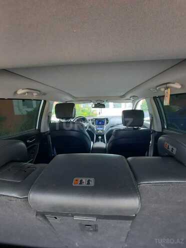 Hyundai Santa Fe-14