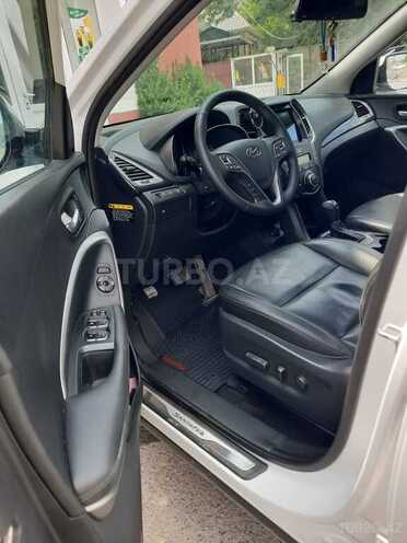Hyundai Santa Fe-9